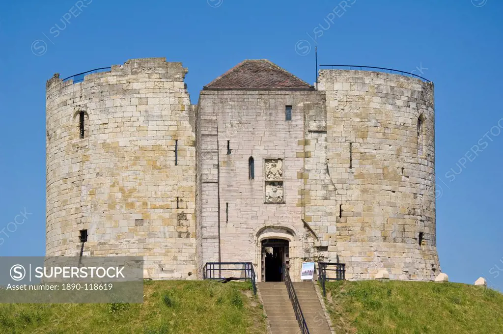 Clifford´s Tower, the former Keep of York Castle, named after Roger de Clifford who was hanged there in 1322, York, Yorkshire, England, United Kingdom...
