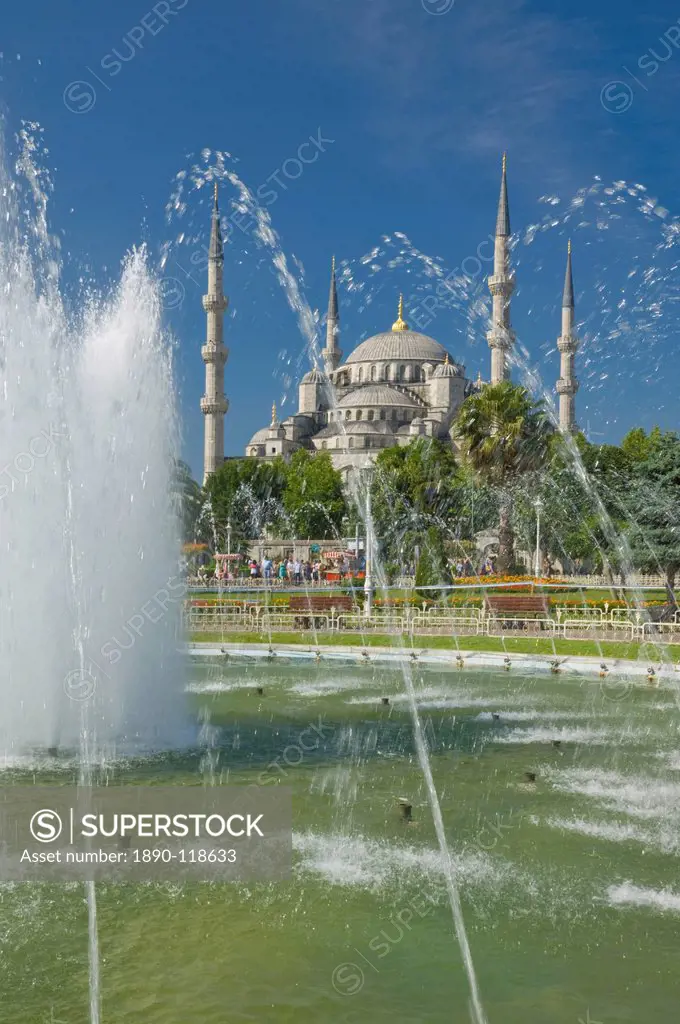The Blue Mosque Sultan Ahmet Camii with domes and minarets, fountains and gardens in foreground, Sultanahmet, central Istanbul, Turkey, Europe