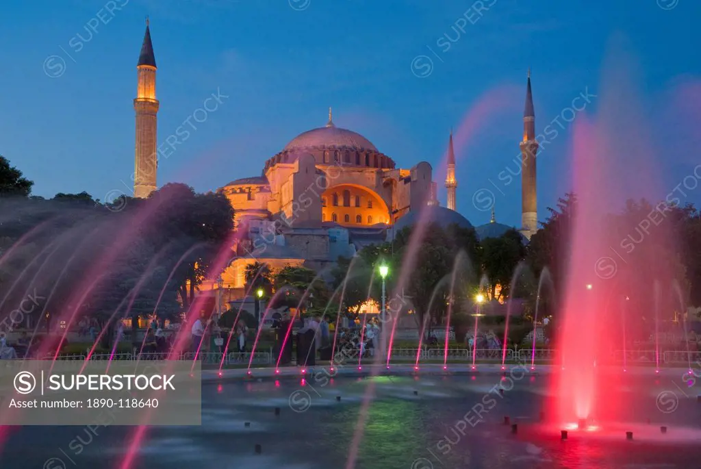The Blue Mosque Sultan Ahmet Camii with domes and minarets, fountains and gardens in foreground, floodlit at night, Sultanahmet, central Istanbul, Tur...