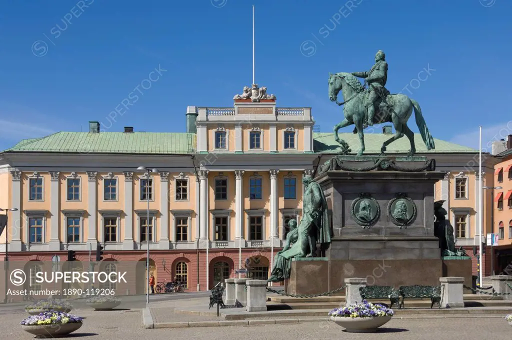 Gustav Adolf´s statue and the Medelhavs Museum, Stockholm, Sweden, Scandinavia, Europe