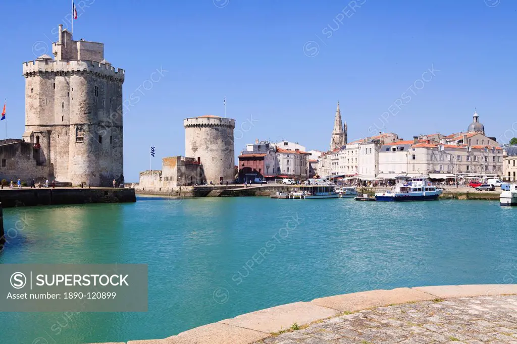 The St. Nicolas Tower and Chain Tower, Vieux Port, the old harbour, La Rochelle, Charente_Maritime, France, Europe