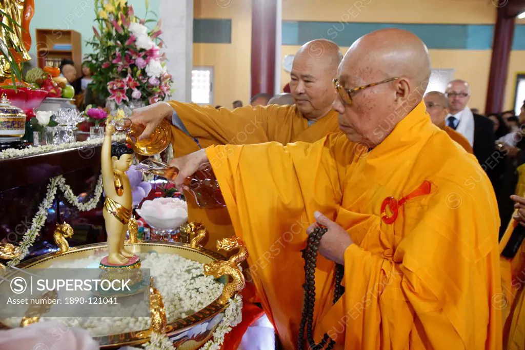Thich Minh Tam celebrating Wesak day in Khanh Anh temple, Evry, Essonne, Ile de France, France, Europe