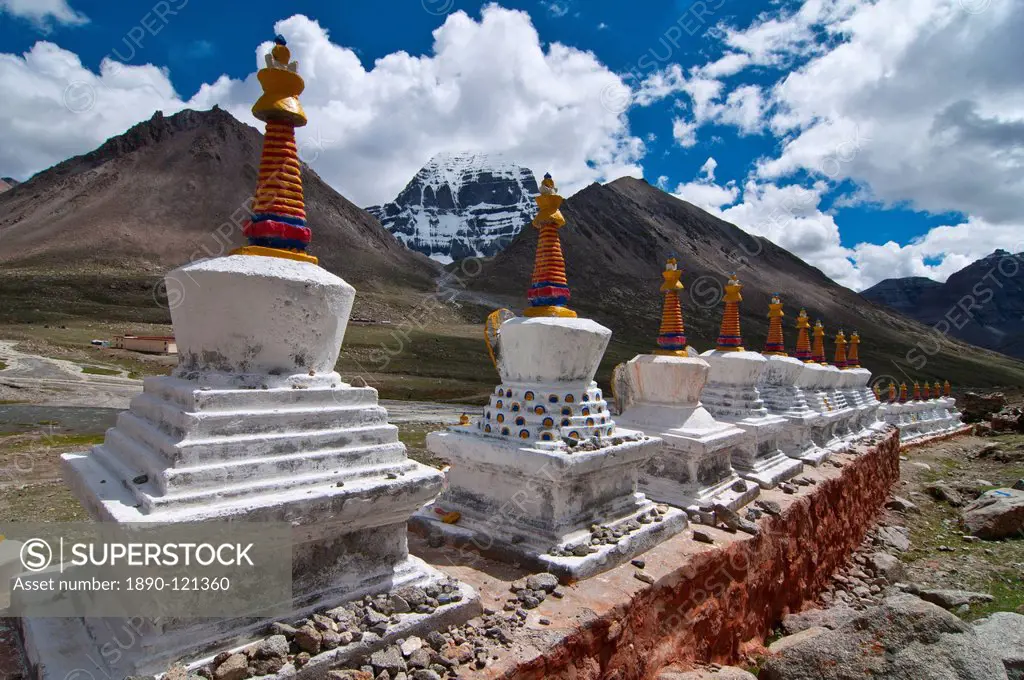 Chortens, prayer stupas below the holy mountain Mount Kailash in Western Tibet, China, Asia