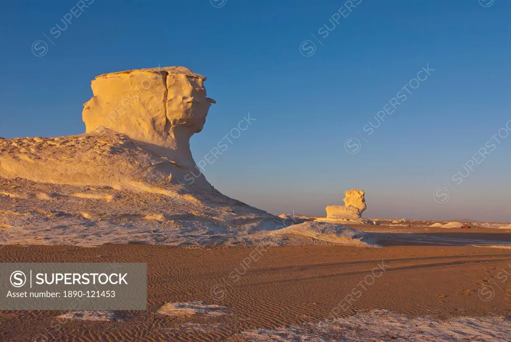 Unusual sculptures eroded by the wind from the calcium rich rock, the White Desert, near Bahariya, Egypt, North Africa, Africa