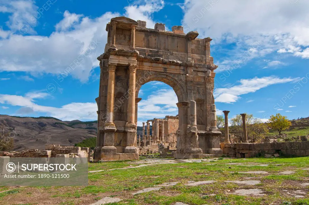 The Arch of Caracalla at the Roman ruins of Djemila, UNESCO World Heritage Site, Algeria, North Africa, Africa