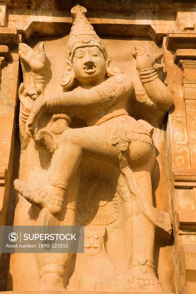Statue of a temple guardian on the Gopuram of the Brihadeeswarar Temple Big Temple in Thanjavur Tanjore, Tamil Nadu, India, Asia