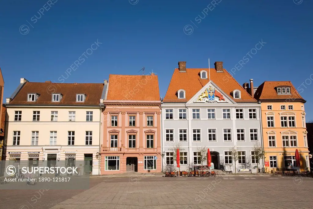 Historic buildings on the Old Market Square Alter Markt in Stralsund, Mecklenburg_Vorpommern, Germany, Europe