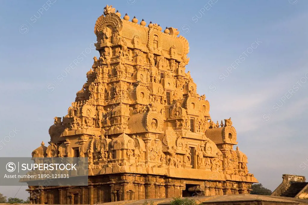 The ornate Gopuram of the Brihadeeswarar Temple Big Temple in Thanjavur Tanjore, UNESCO World Heritage Site, Tamil Nadu, India, Asia
