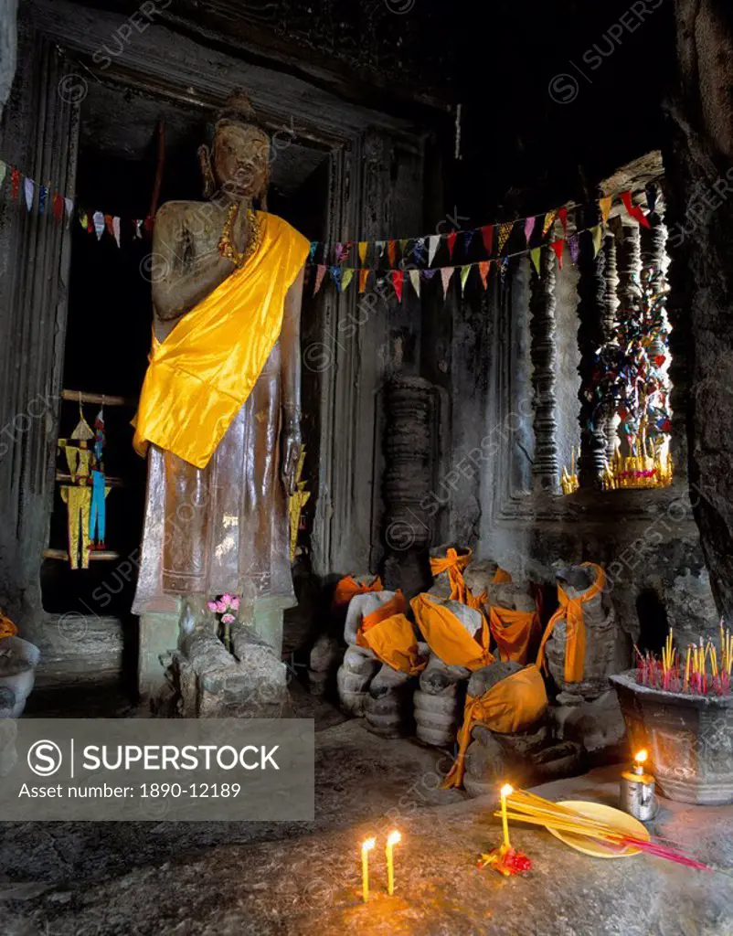 Statues of the Buddha, Angkor Wat, dating from between 1113 and 1150 AD, Angkor, UNESCO World Heritage Site, Siem Reap, Cambodia, Indochina, Southeast...