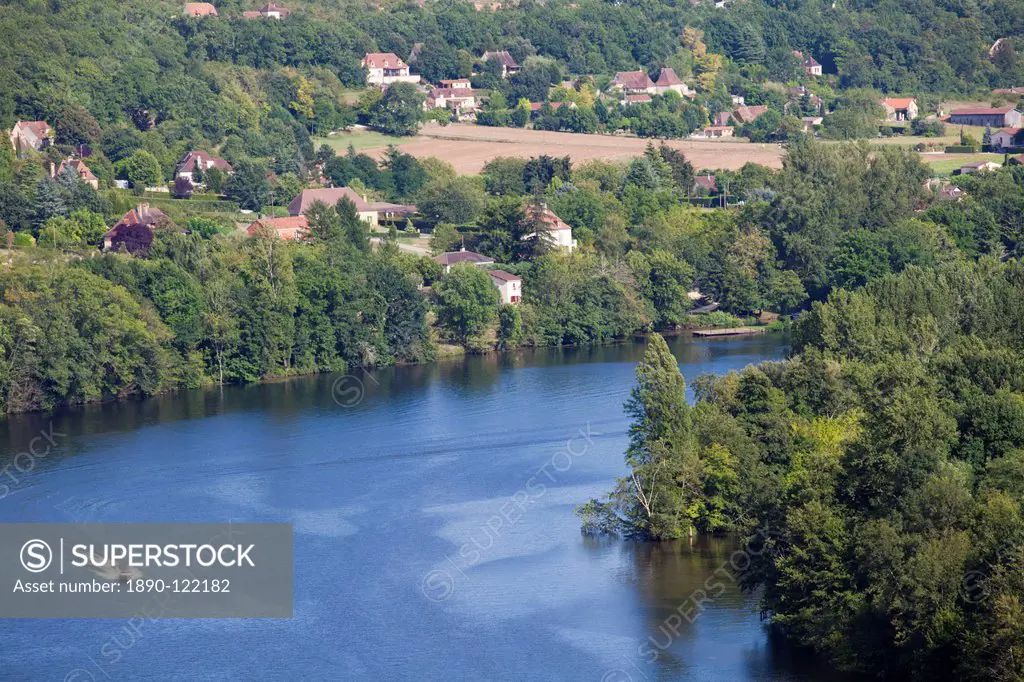 River Dordogne, near Limeuil, Dordogne, France, Europe