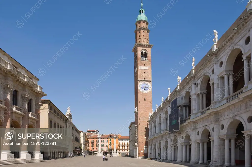 The Piazza dei Signori and the 16th century Basilica Palladiana, Vicenza, Veneto, Italy, Europe