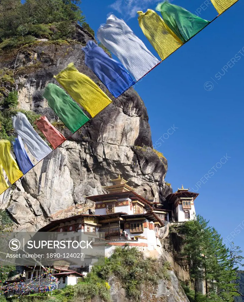 Taktshang Goemba Tiger´s Nest Monastery and prayer flags, Paro Valley, Bhutan, Asia