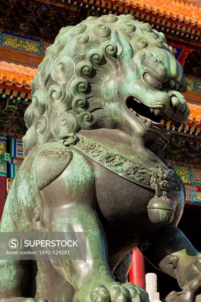 Male bronze lion, Gate of Supreme Harmony, Outer Court, Forbidden City, Beijing, China, Asia