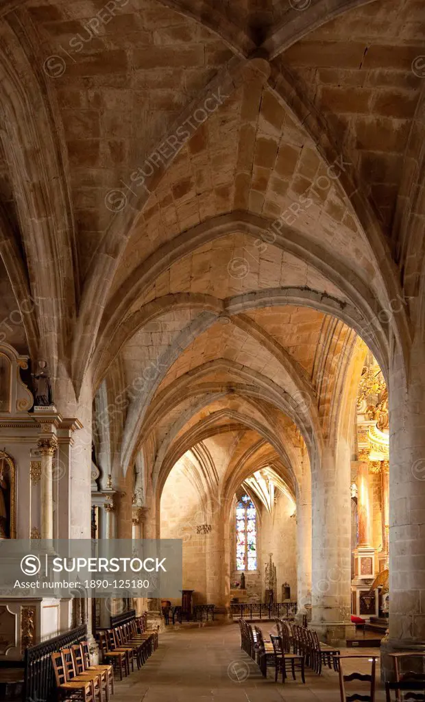Saint Sauveur Basilica interior, Dinan, Brittany, France, Europe