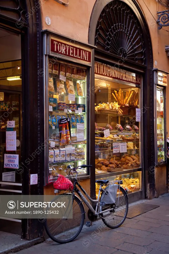 Back street bakers shop and bicycle, Bologna, Emilia Romagna, Italy, Europe