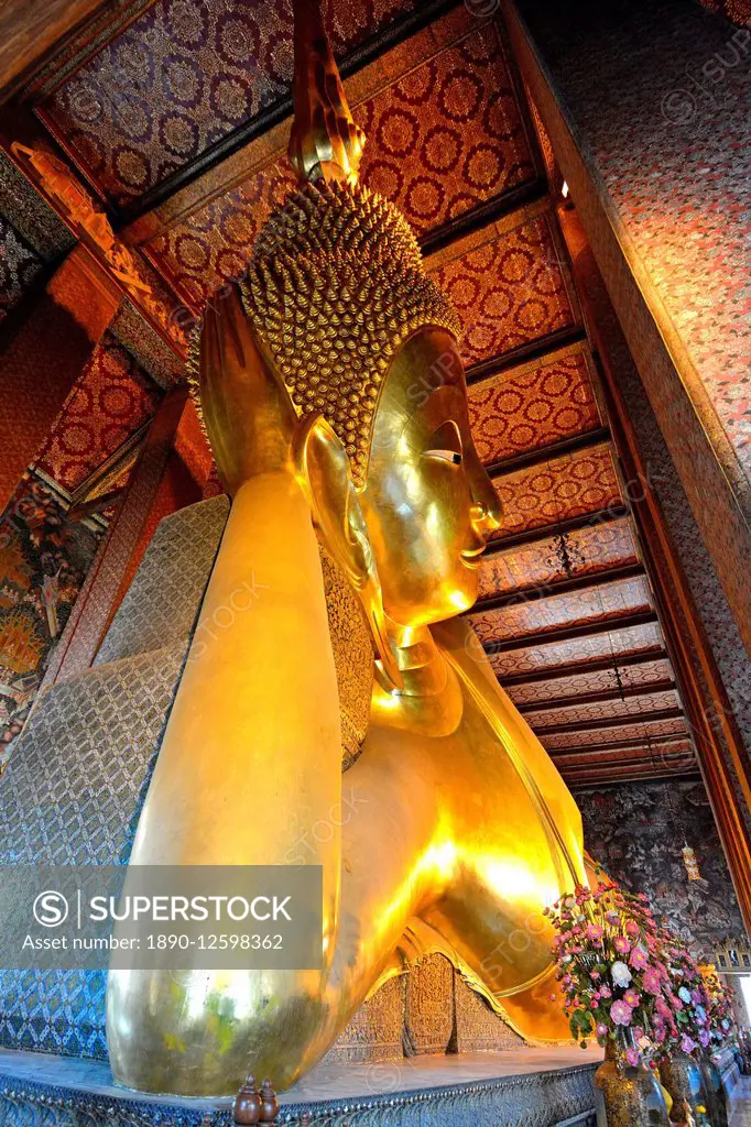 Reclining Buddha in Wat Pho (Wat Po) (Wat Phra Chetuphon), Bangkok, Thailand, Southeast Asia, Asia
