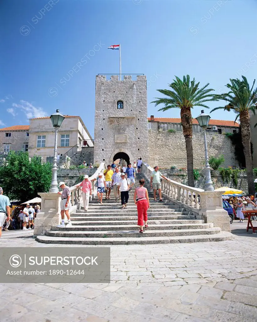 Gateway to the Old City, Veliki Revelin Tower, Korcula Town, Korcula Island, Dalmatia, Croatia, Europe