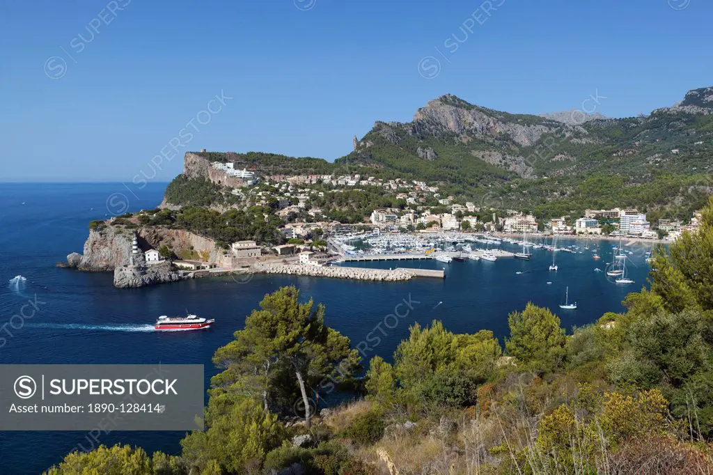 View over bay and harbour, Port de Soller, Mallorca Majorca, Balearic Islands, Spain, Mediterranean, Europe