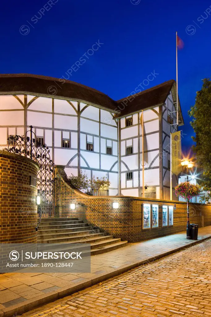 The Globe Theatre at dusk, Bankside, South Bank, London, England, United Kingdom, Europe