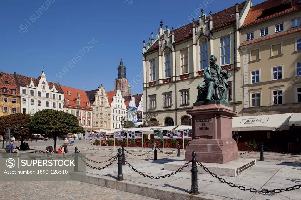 Market Square and Aleksander Fredro statue, Old Town, Wroclaw, Silesia, Poland, Europe
