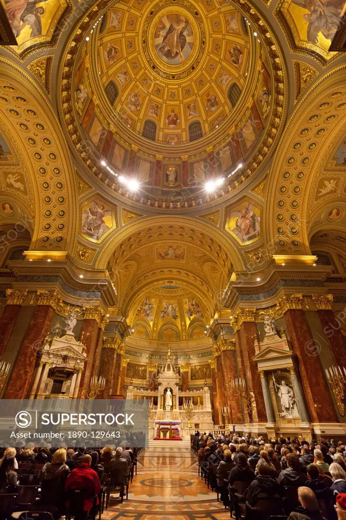 Interior and dome, St. Stephen´s Basilica Szent Istvan Bazilika, UNESCO World Heritage Site, Budapest, Hungary, Europe