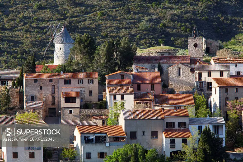 View of the windmill at Cucugan in Languedoc_Roussillon, France, Europe