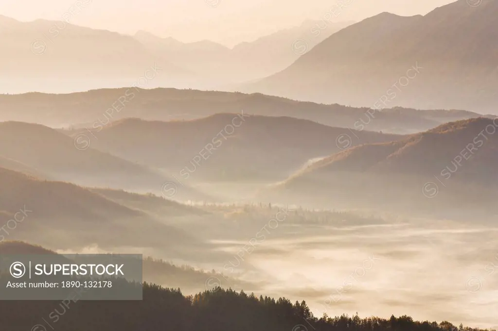 Early morning mist near Kipi, Zagoria, Epirus, Greece, Europe