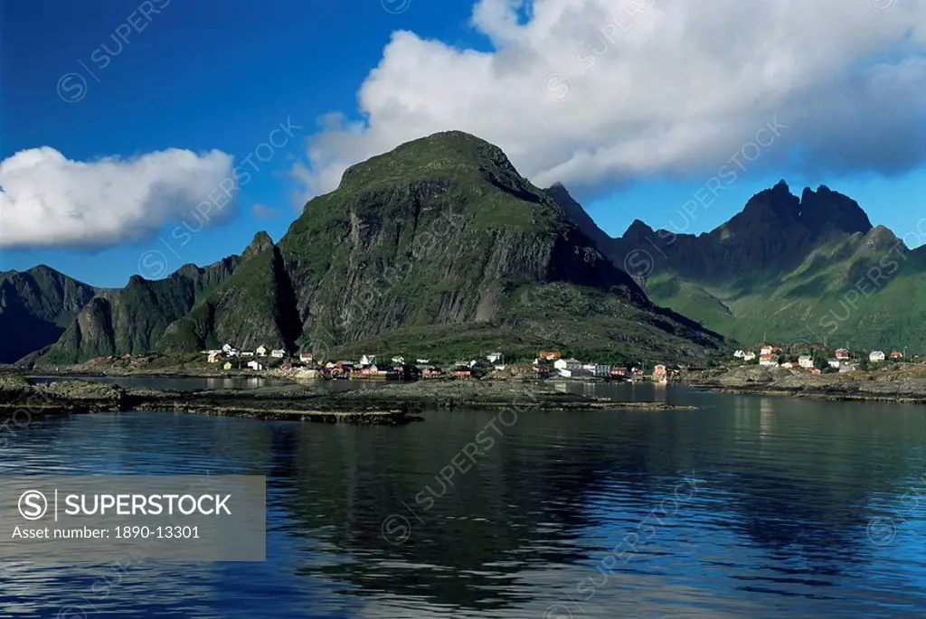 Fishing village of Tind, Moskenesoya, Lofoten Islands, Nordland, Norway, Scandinavia, Europe