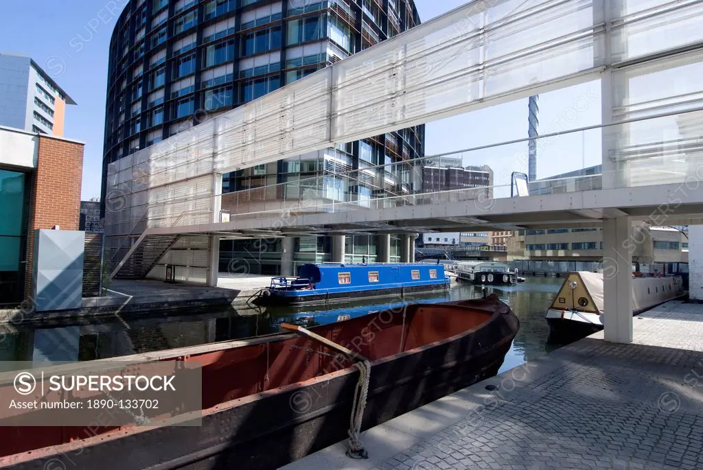 The new architectural development alongside Paddington Basin, part of the Regent´s Canal, London, W2, England, United Kingdom, Europe