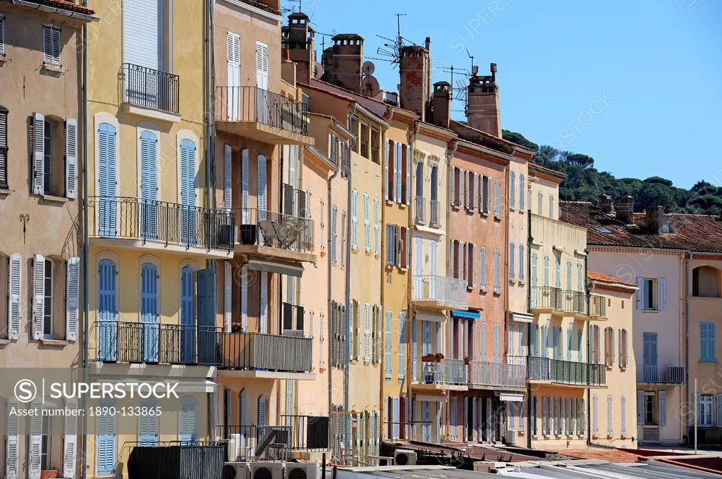 Houses on the quayside, Vieux Port harbour, St. Tropez, Var, Provence, Cote d´Azur, France, Europe