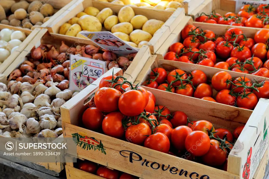Fruit and vegatable stall on a market, St. Tropez, Var, Provence, Cote d´Azur, France, Europe