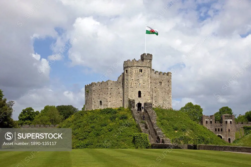 National Flag of Wales flying above the Norman Keep, Cardiff Castle, Cardiff, South Glamorgan, South Wales, Wales, United Kingdom, Europe