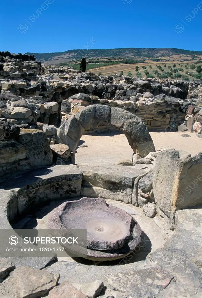 Su Nuraxi nuragic complex, dating from 1500 BC, Barumini, UNESCO World Heritage Site, island of Sardinia, Italy, Mediterranean, Europe