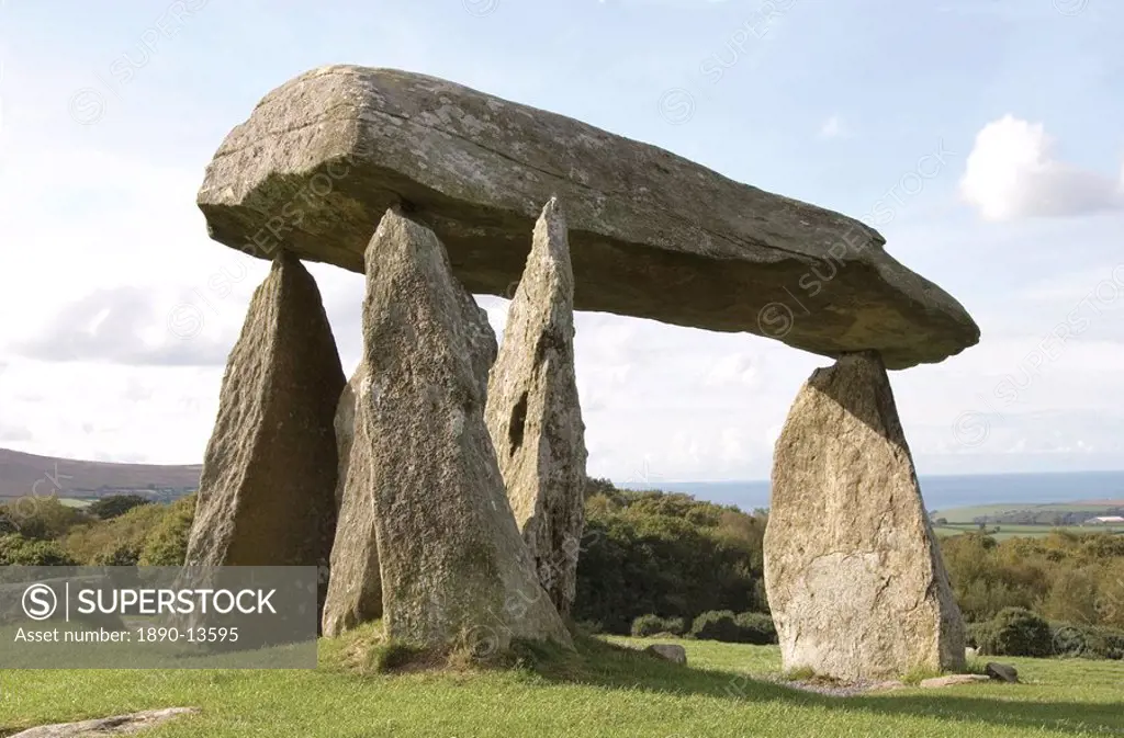 Dolmen, Neolithic burial chamber 4500 years old, Pentre Ifan, Pembrokeshire, Wales, United Kingdom, Europe