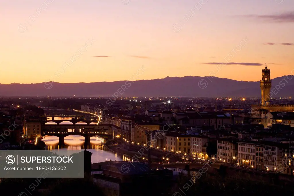 View of Ponte Vecchio, River Arno and Palazzo Vecchio in evening light from Piazzale Michelangelo, Florence, UNESCO World Heritage Site, Tuscany, Ital...