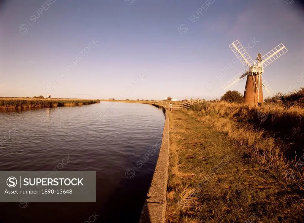 Stracey Arms windpump, River Bure, Norfolk Broads, Norfolk, England, United Kingdom, Europe