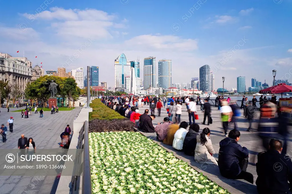 The Bund, Promenade along the Huangpu River, Shanghai, China, Asia