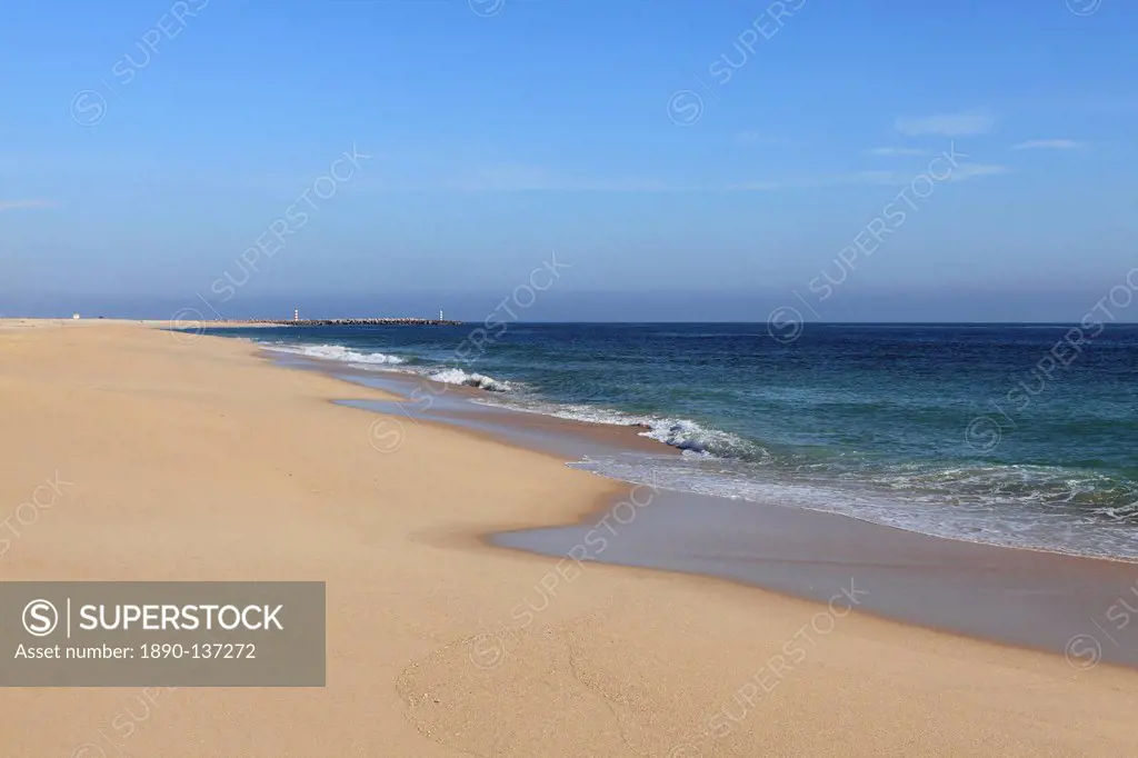 The golden sands of a beach on Ilha Deserta Barreta, an island in the Ria Formosa National Park, Algarve, Portugal, Europe