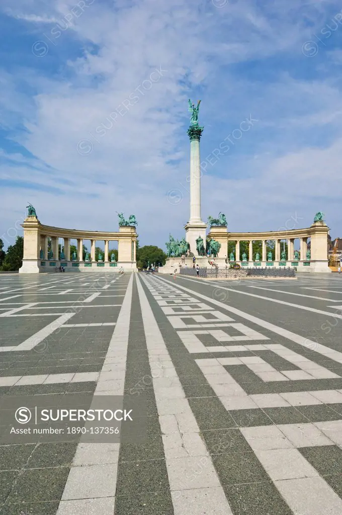 The Millennium monument, with archangel Gabriel on top, Heroes Square Hosok tere, Budapest, Hungary, Europe