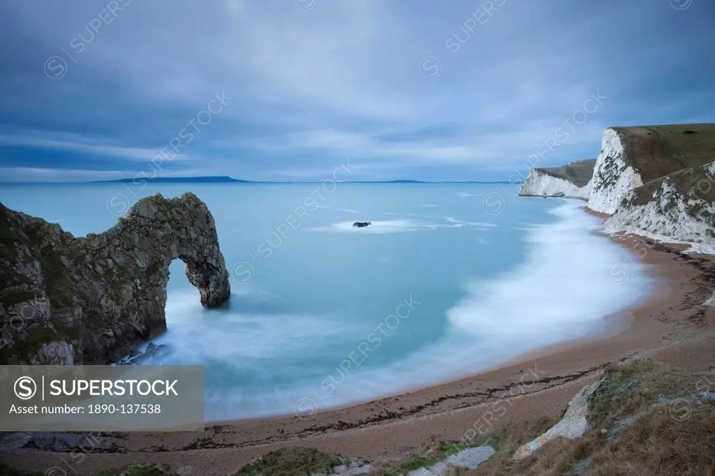 Durdle Door beach on the Jurassic Coast in winter, UNESCO World Heritage Site, Dorset, England, United Kingdom, Europe