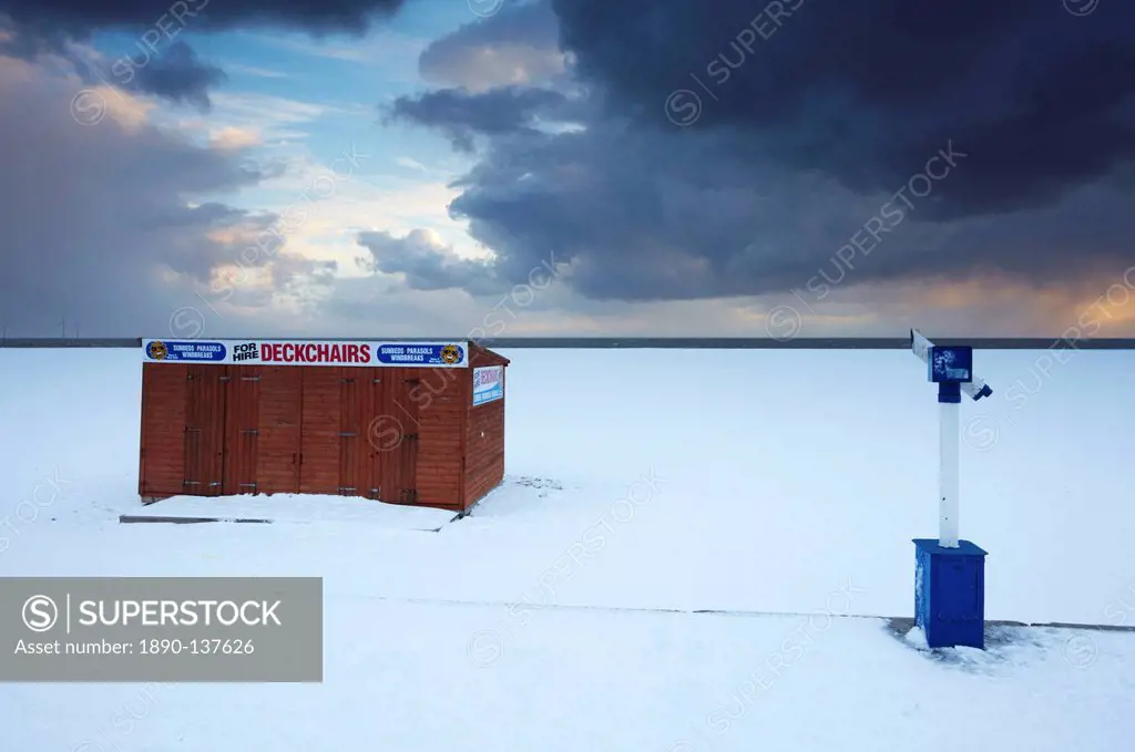 Wintry conditions at Great Yarmouth´s North Beach, Norfolk, England, United Kingdom, Europe