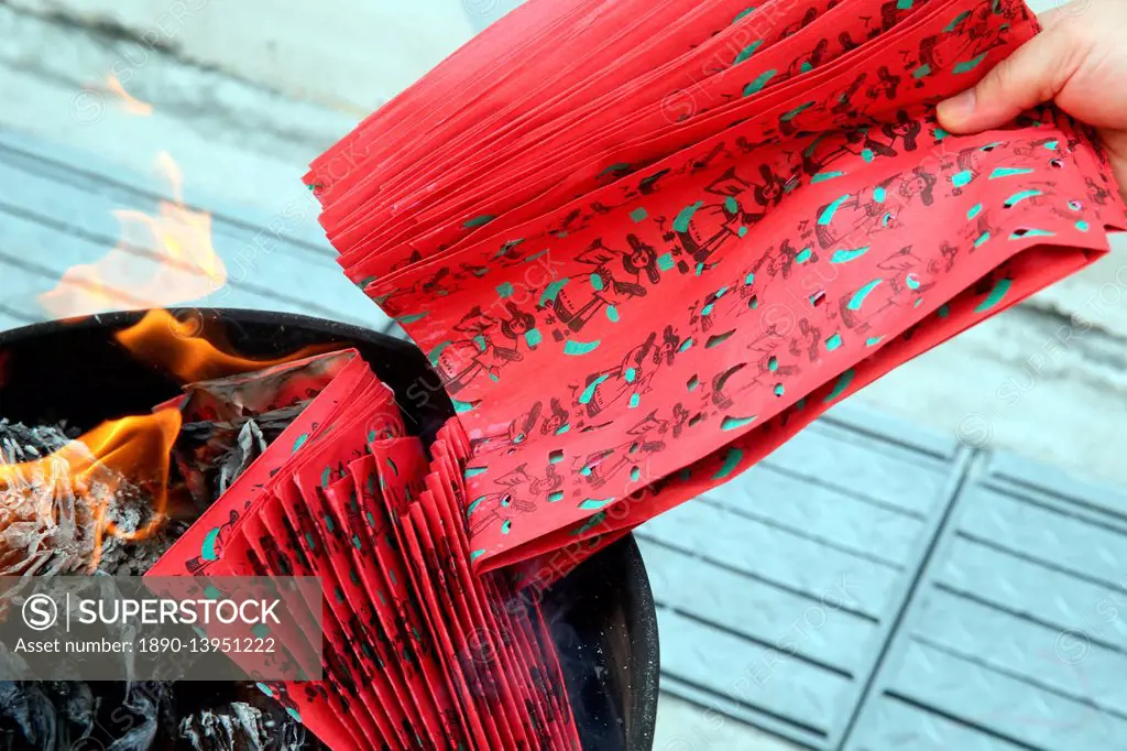 Ancestor worship, burning hell bank notes and other forms of joss paper, Hungry Ghost Festival (Ullambana), Singapore, Southeast Asia, Asia