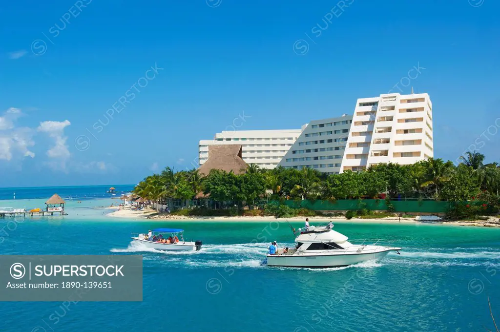 Beach in hotel zone, Cancun, Riviera Maya, Quintana Roo state, Mexico, North America