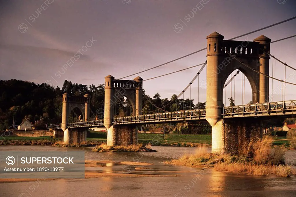 Suspension bridge across the River Loire, Langeais, Indre_et_Loire, Centre, France, Europe