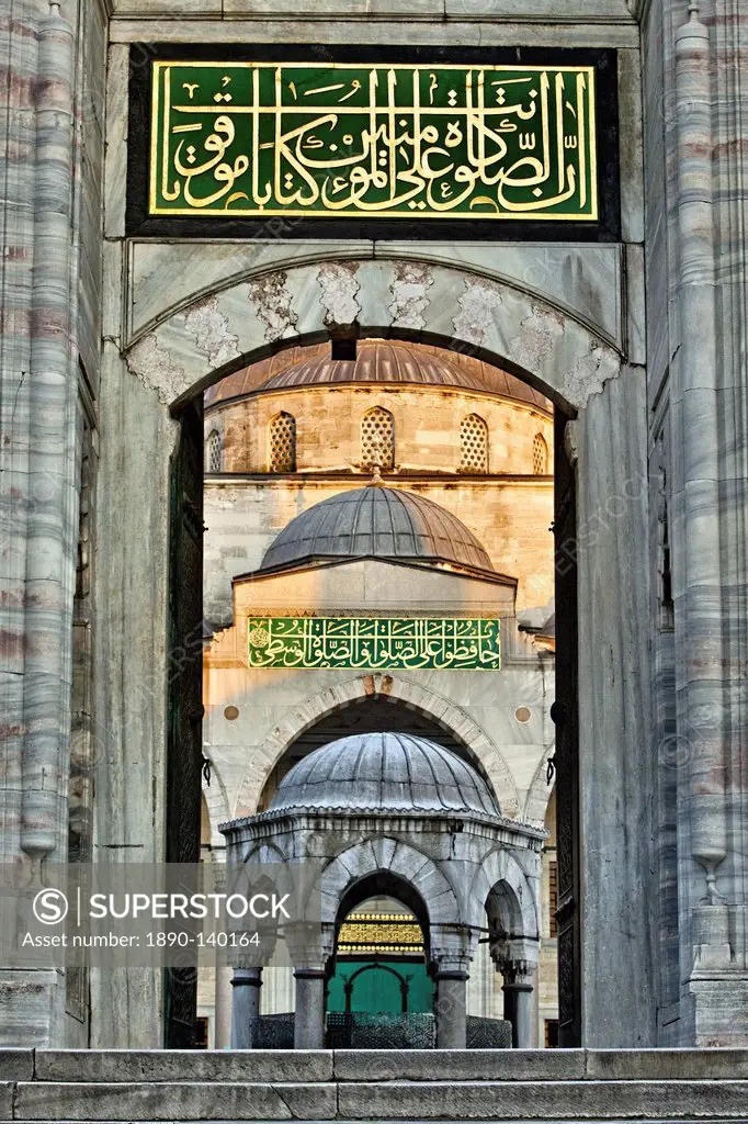Entrance to inner courtyard of the Blue Mosque, built in Sultan Ahmet I in 1609, designed by architect Mehmet Aga, Istanbul, Turkey, Europe