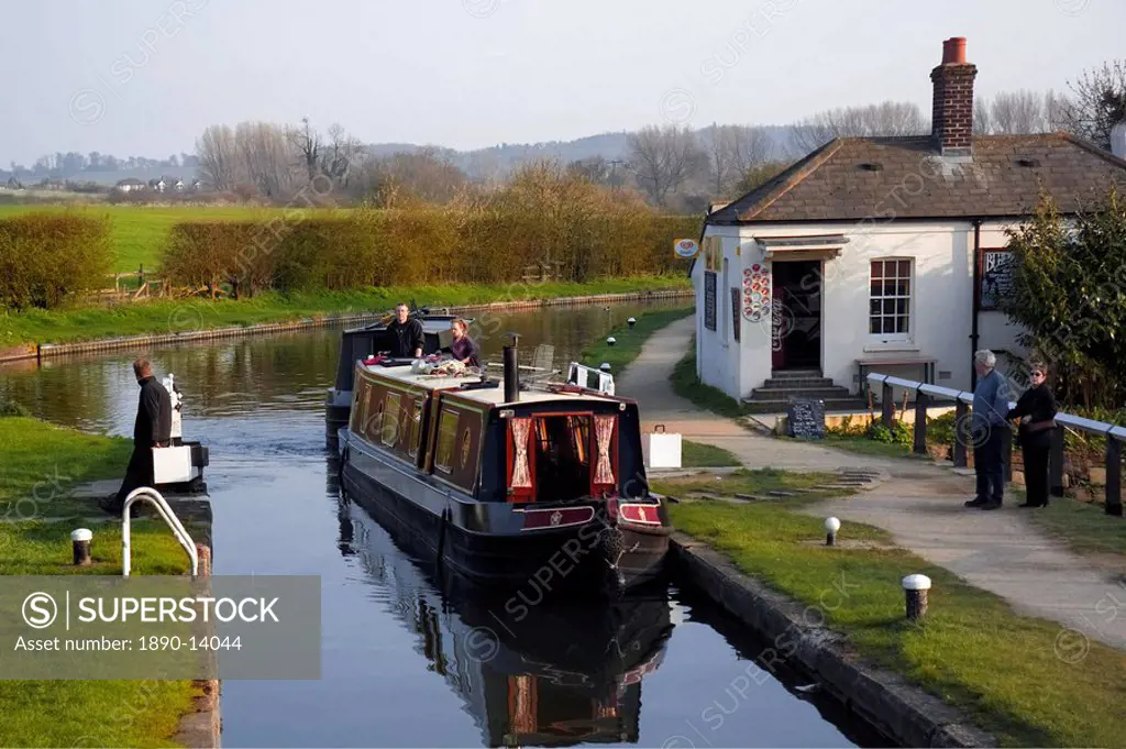 Marsworth Locks, Grand Union Canal, the Chilterns, Buckinghamshire, England, United Kingdom, Europe
