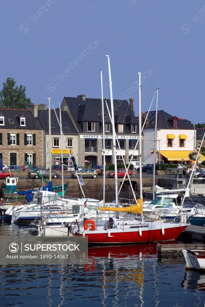 Harbour, Paimpol, Cotes d´Armor, Brittany, France, Europe