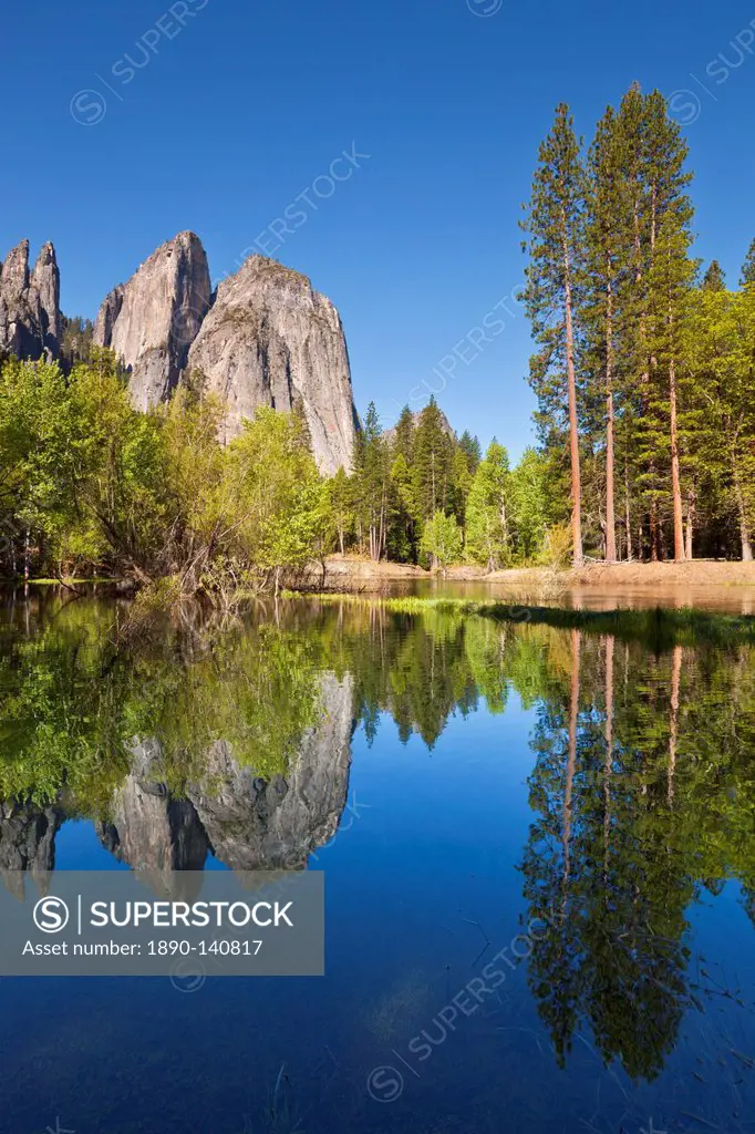Cathedral Rocks and Cathedral Spires, with the Merced River flowing through flooded meadows of Yosemite Valley, Yosemite National Park, UNESCO World H...