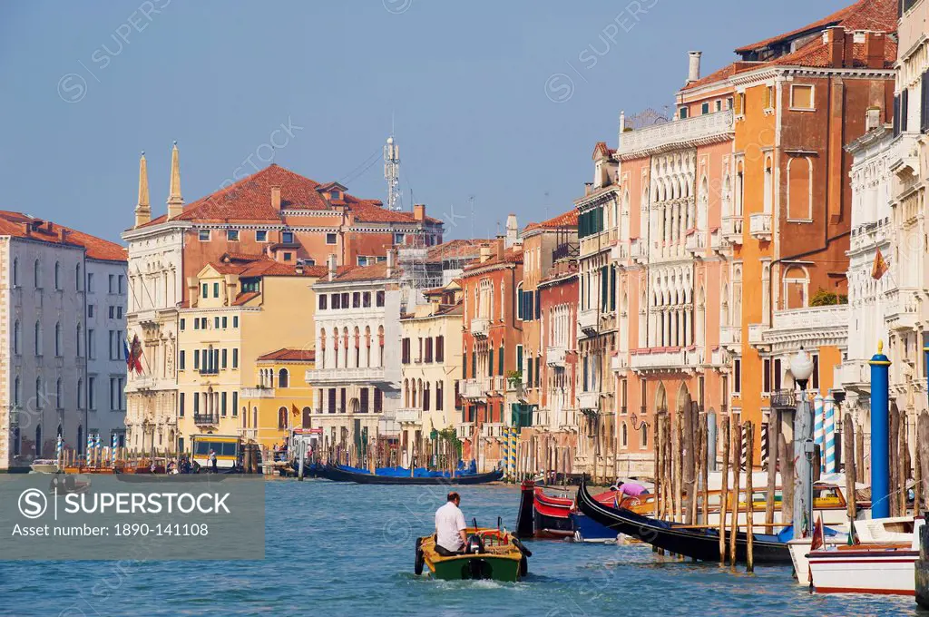 Boat on the Grand Canal, Venice, UNESCO World Heritage Site, Veneto, Italy, Europe