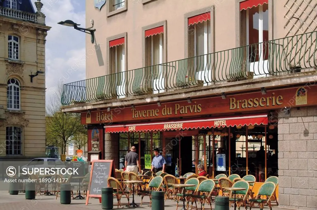 Open air pavement cafe, hotel and brasserie, Coutances, Cotentin Peninsula, Manche, Normandy, France, Europe